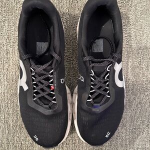 On Running Men's Black and White Athletic Shoes Size 11.5 Cloudmonster 2